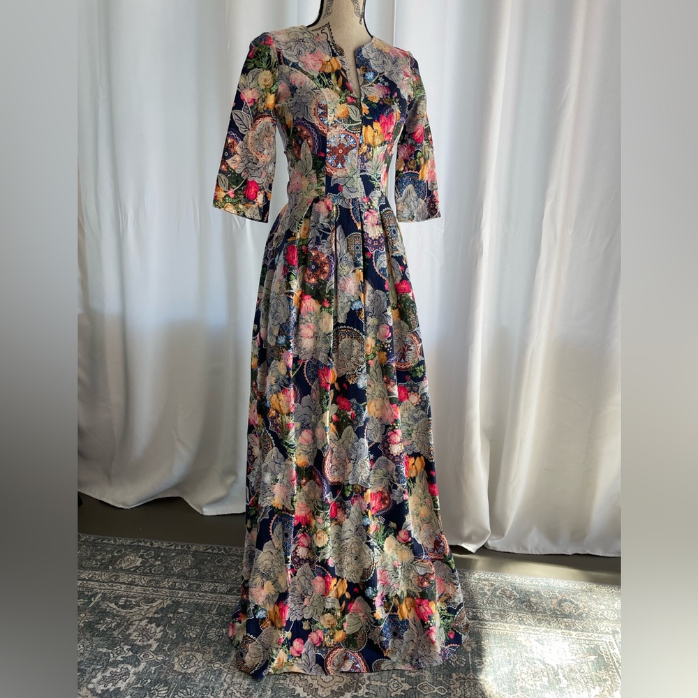 Elegant Floral Tapestry Maxi Dress